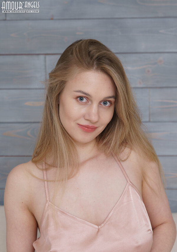 Анжела, 22